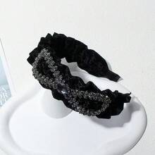 1 件女孩天鹅绒头带，带花朵蕾丝、复古水钻蝴蝶结设计 - 黑色 - 查看 4