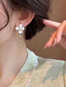 1对法式珍珠花朵流苏耳环，小众优雅氛围耳坠，时尚高端优雅耳环 - 金色 - 查看 4