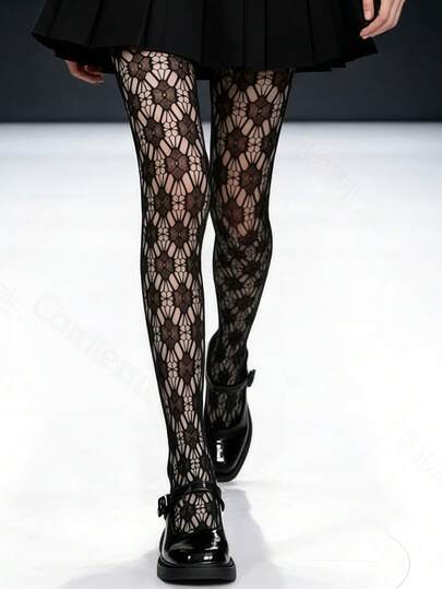 زوج من جوارب النساء ذات النمط الزهري - جوارب شبكية شفافة منقوبة، حلوة وجذابة