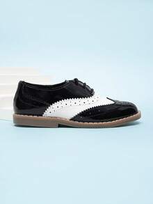 Children's Minimalist Fashion Classic Retro Pointed Toe Leather Shoes - Black and White - View 3