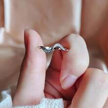 Elegant Silver Wavy Curved Ring, Minimalist Chic Design Suitable For Everyday Wear - Silver - View 9