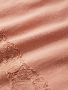 3条装女士高腰三角内裤，半透明蕾丝细节，性感波浪边，纯棉裆部，焦糖色、裸色和粉色可选。甜美仙气，浪漫优雅的设计，舒适亲肤，价格实惠，是必备的畅销女士内衣。 - 彩色 - 查看 4