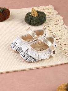 1 Pair Cute Lace Trim Flat Shoes, Princess Shoes, Soft Bottom Pre-Walker Shoes, Suitable For 6-9-12 Months Infants, Party & Wedding - Black and White - View 3