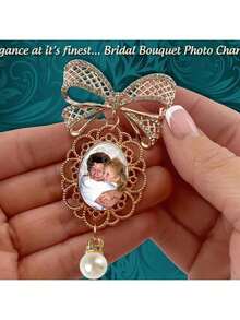 Photo Bouquet Memorial, Lace Charm & Pearl Accent Butterfly Brooch With Your Photo To Commemorate Loved Ones, Gift For Bride - Multicolor - View 3