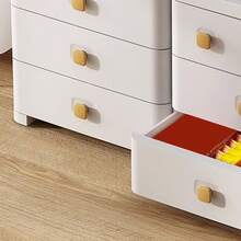 Armario de almacenamiento de 50 x 30 x 82 cm fabricado en polipropileno con 5 niveles, 4 cajones grandes y 2 cajones pequeños. El estante superior incorpora barandillas antivuelco para evitar que los objetos se deslicen accidentalmente, lo que lo convierte en la opción perfecta para organizar el hogar. - Blanco - Ver 2