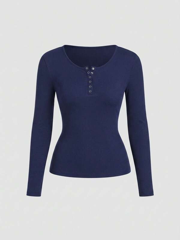 女士加大码纯色针织长袖上衣，圆领，前襟纽扣装饰，穿着舒适