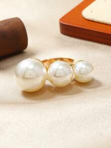 1pc Fashionable Minimalist Pearl Ring, Suitable For Women's Daily Wear And Gift - White - View 4