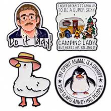 1枚愤怒企鹅和鸭子胸针，“女士们，行动起来！”标语珐琅翻领别针 - 可爱的背包和衣服徽章 - 白色 - 查看 3