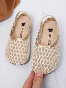 1 par de sandalias planas tipo slip-on para niñas 2026, diseño de malla hueca, transpirables, antideslizantes, suela blanda, adecuadas para uso exterior de verano / sandalias de playa para niñas pequeñas - Dorado - Ver 3