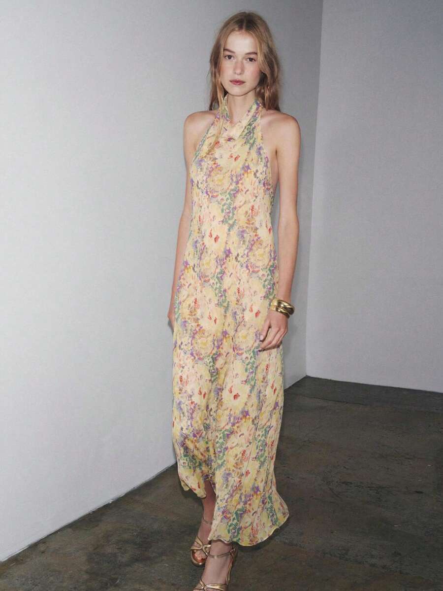 Đầm maxi nữ móc len họa tiết hoa, kiểu cổ yếm, hở lưng, dáng xòe, phong cách bohemian, không tay, thích hợp cho tiệc tùng. - Vàng nhạt - Xem 1
