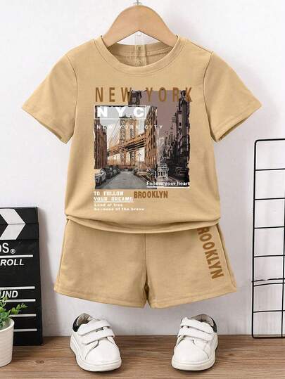 男童标语和建筑图案印花短袖T恤和短裤休闲套装