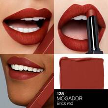 NARS Powermatte唇膏 #135 Mogador 1.5克/0.05盎司 | 浓郁哑光唇色，高饱和度 | 轻盈舒适，持久显色 | 不拔干，丝绒哑光妆效 | 顺滑易涂，色彩鲜艳 | 多款浓郁色号可选 | 适合日常或特殊场合打造浓郁唇妆 - 135 Mogador - 查看 3