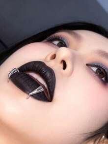 [1-Piece Stainless Steel Fangs Lip Ring]No-Piercing Clip-On Gothic Lip Jewelry For Vampire-Themed Parties, Halloween Costumes, Cosplay Events, Concerts, Night Out Dares, And Alternative Fashion Looks | Perfect Gift For Girlfriend, Wife, Best Friend, Sister, Or Daughter On Valentine's Day, Anniversaries, Birthdays, Or Graduations - 銀色 - 查看 3