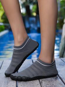Damen Wasserschuhe, atmungsaktiv und multifunktional für Wassersport, Strand, Fluss, Wandern, Schwimmen, Surfen, Pool, Tauchen, Camping - unverzichtbare Outdoor-Ausrüstung - Dunkelgrau - Übersicht 3