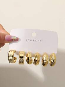 1-9对新款畅销复古夸张金色不对称纹理编织圈形耳环，采用优质树脂材料制成，适合日常佩戴和参加派对，也可作为礼物送给朋友、姐妹和家人。 - 金色 - 查看 10