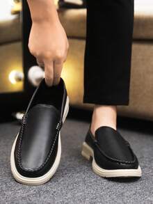 Men's Loafers Moccasins Casual Shoes Slip-On Boat Shoes Slouchy Shoes Leather Soft Bottom Canvas Flat Shoes Black Formal Shoes - Black - View 3