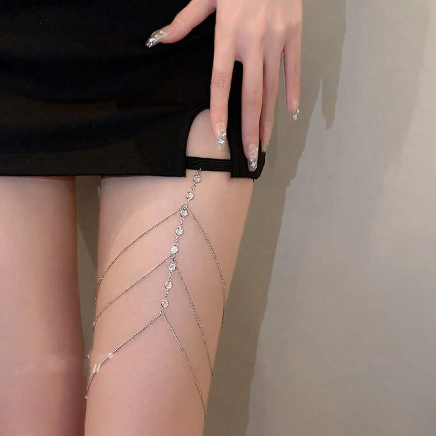 Una nueva y elegante cadena de pierna de tres capas con flecos y cristales de imitación para mujeres, exquisita y sexy cadena corporal versátil para el verano - Multicolor - Ver 1