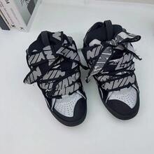 男士复古休闲平底低帮运动鞋，适合送礼、上学、跑步、学生穿着，附赠鞋盒 - 黑色 - 查看 4