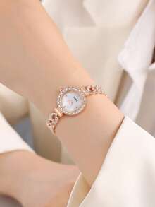 Jam Tangan Quartz Elegan Wanita, Jam Tangan Mewah Niche dengan Gelang yang Dapat Diatur dan Hiasan Berlian Imitasi Bulat - Satu-Ukuran - View 3
