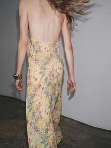 Đầm maxi nữ móc len họa tiết hoa, kiểu cổ yếm, hở lưng, dáng xòe, phong cách bohemian, không tay, thích hợp cho tiệc tùng. - Vàng nhạt - Xem 3