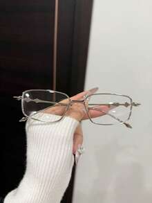 1副女士复古优雅金属眼镜，适合日常通勤、工作办公佩戴 - 銀框 - 查看 2