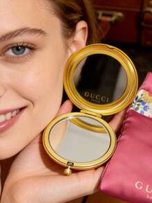 Gucci 花柄デザイン コンパクト携帯補妆ミラー 収納袋付き 日常・通勤・デート・旅行用 メイクバッグ収納可能 女性への高級ギフト 誕生日プレゼント トイレタリー小物整理セット - ゴールド - チェックする 8