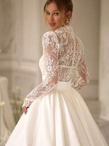 Timeless Deep V-Neck Long-Sleeve Lace & Satin Ballgown Wedding Dress With Train, Wedding Dresses For Bride, Elegant And Comfortable, Includes Plus Sizes, Bridal Gown, Formal Dresses For Women, Suitable For Wedding, Party, After-Party Dress, Cocktail Party, Bride, Formal Occasions, Dinner Dress, Prom Dress, Birthday Party, Celebration, Gala, Festival, Ceremony, Graduation, Homecoming Dress, Vacation, White - 白色 - 查看 3