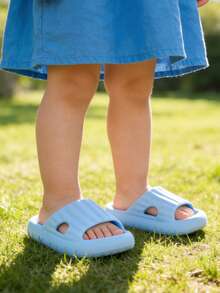 Dép đi trong nhà tắm đế dày, kín mũi, chống trơn trượt cho trẻ em mùa hè, trẻ mới biết đi và trẻ nhỏ. - Màu xanh nhạt - Xem 5