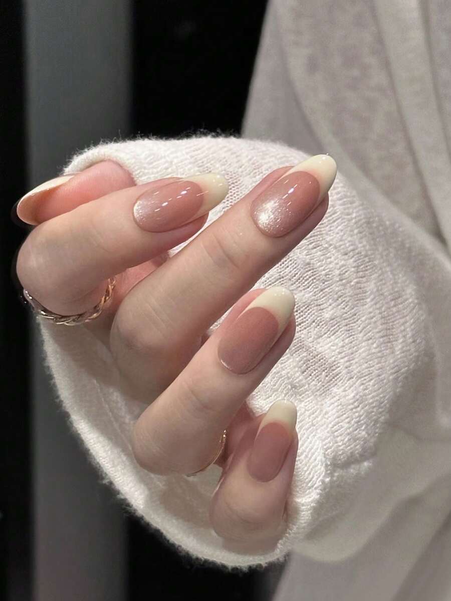 30片椭圆形黄色猫眼法式美甲贴纸，法式美甲贴纸设计，杏仁形，完美贴合，亚克力假指甲套装包含：1片果冻胶和1个指甲锉，黄色猫眼美甲贴纸和法式杏仁美甲贴纸，适合女性日常工作、节日、派对和其他场合。