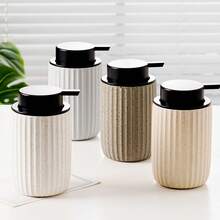 1个300毫升磨砂黑盖乳液瓶，陶瓷皂液器，可重复灌装泵瓶，适用于洗手液、洗发水、沐浴露、洗洁精、厨房清洁剂、浴室乳液等，是酒店、宾馆、厨房和水槽的理想之选。 - 泡棉款 - 查看 3