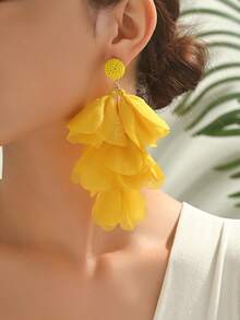 大胆的波西米亚风格黄色雪纺手工多层花瓣流苏耳环，适合热带海滩、泳池派对、度假装扮 - 黃色 - 查看 5