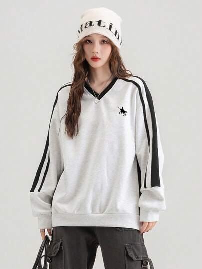 JUTU 春秋 V 领印花撞色卫衣，女款休闲宽松街头风