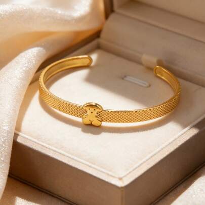 Pulsera minimalista y linda de acero inoxidable con diseño de oso de peluche de 18K oro, adecuada para niñas y mujeres para uso diario, fiestas, escuela, vacaciones, regalos de cumpleaños