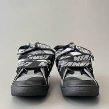 男士复古休闲平底低帮运动鞋，适合送礼、上学、跑步、学生穿着，附赠鞋盒 - 黑色 - 查看 2