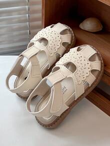 2026新款女童镂空雕花PU皮低帮休闲鞋，带魔术贴，平底，甜美风格，适合幼儿园日常穿着、家庭郊游、夏季社区散步 - 米色 - 查看 5