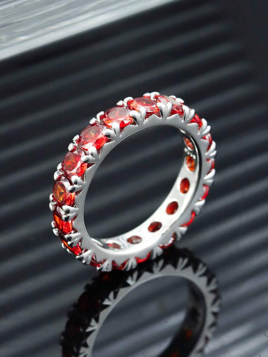 1枚S925纯银全镶嵌石榴石戒指，时尚优雅，适合日常通勤、聚会、派对、宴会、订婚、婚礼、母亲节礼物、节日礼物等场合。