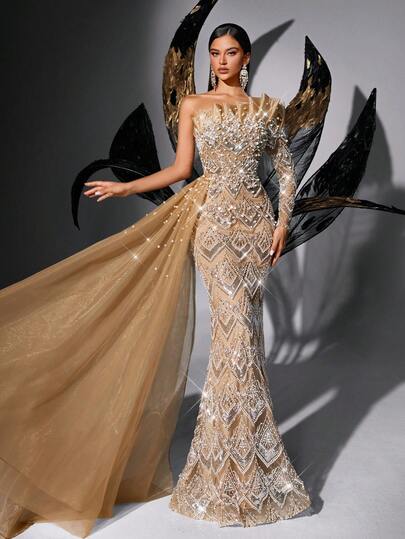 优雅女士无袖露肩连衣裙，露背系带设计，撞色亮片装饰，适合正式场合和晚宴