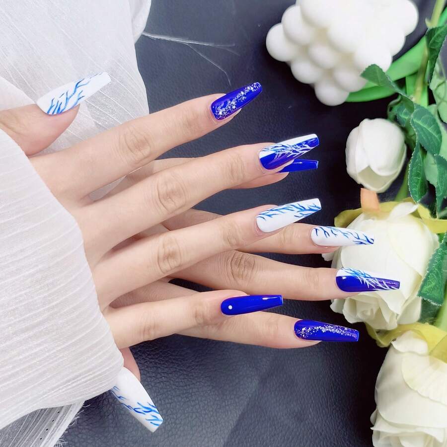 Bold Blue & White 2026 Handmade Press On Nails, Watercolor Brushstroke Pattern & Glitter Accents, Removable Reusable Stylish Fake Nails - Blue and White - View 1
