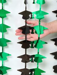 Đen và xanh lá cây