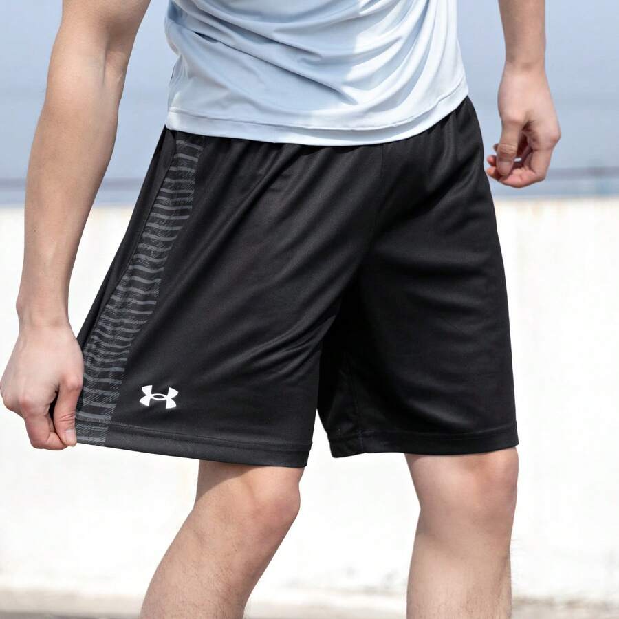 Under Armour 男士运动裤，休闲健身运动短裤，舒适 24500212-001 - 黑色 - 查看 1