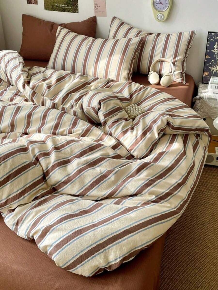 Bộ chăn ga gối 3 món bằng polyester tối giản, in họa tiết retro, phù hợp cho phòng ngủ tập thể nam/nữ, có khóa kéo, dùng được cả bốn mùa, mềm mại và thoáng khí, phù hợp với giường ký túc xá, giường đơn, giường đôi, giường cỡ lớn, có thể giặt máy (1 vỏ chăn, 2 vỏ gối, không kèm ruột chăn)