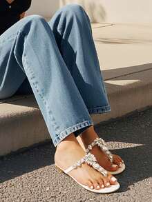 Women Flat Sandals Rhinestone T-Strap Flip Flops Thong Sandals Vacation Beach Casual Chic Party Slip On Sandals Shoes - 白色 - 查看 3