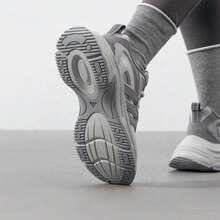 Adidas 男女通用复古轻便休闲厚底运动鞋 - 灰色 - 查看 4