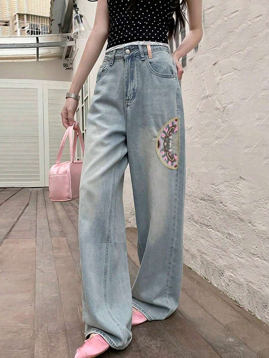 Embroidered Design Versatile Women's Casual Jeans With Slant Pockets - Blue - View 1