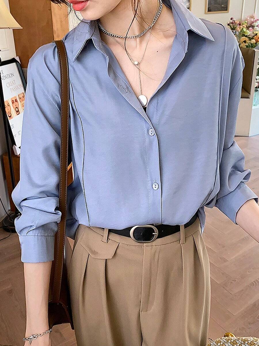 Camisa de mujer Camisa lisa de mujer con tapeta de botones doblemente presionada. Novedad de la temporada primavera/otoño. Diseño versátil y estético. Blusa para un mercado nicho. Sofisticada prenda interior de manga larga. Camisa de manga larga para combinar con otras prendas. - Azul - Ver 1