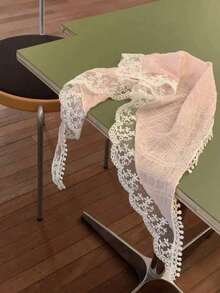 一件装可爱白色复古花卉蕾丝三角巾儿童发带，时尚百搭，适合外出和派对，也可搭配妆容，可用作头巾、发带或腕带，是春夏的理想之选。时尚发带女士头巾 - 彩色 - 查看 4