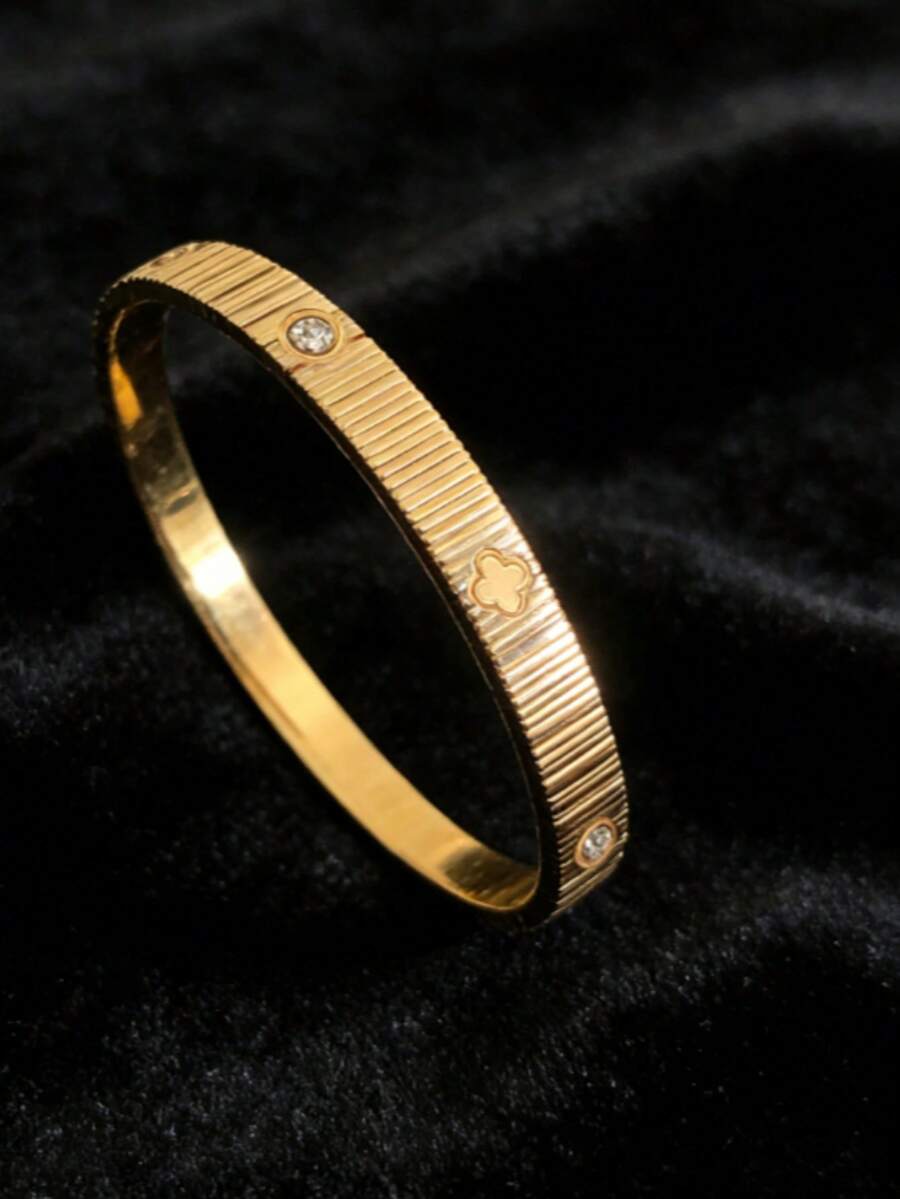 2026 New Fashion Waterproof & Fade-Resistant Titanium Steel Rhinestone Four-Leaf Flower Bracelet, Mother's Day/Valentine's Day Gift, Gift For Wife, Girlfriend, Daughter - Striped Four-leaf Clover Bracelet - View 1