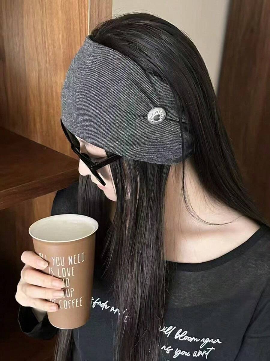 1条Y2K风格宽针织发带，带金属纽扣装饰，弹力防滑发带，适合女性和女孩，是街头服饰、日常穿搭和运动的理想之选，四季皆宜的时尚发饰。 - A - 查看 1