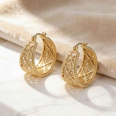 1 Pair Elegant Luxury Hollow Floral Print Hoop Earrings, Classic & Versatile, Perfect Accessory For Daily Wear And Vacation, Also An Excellent Gift For Her