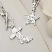 Juego de 2 Collares Apilables con Dije de Estrella y Diamantes de Imitación Brillantes Cadena Gruesa para Mujer - Borlas plateadas, sombrero blanco - Ver 4